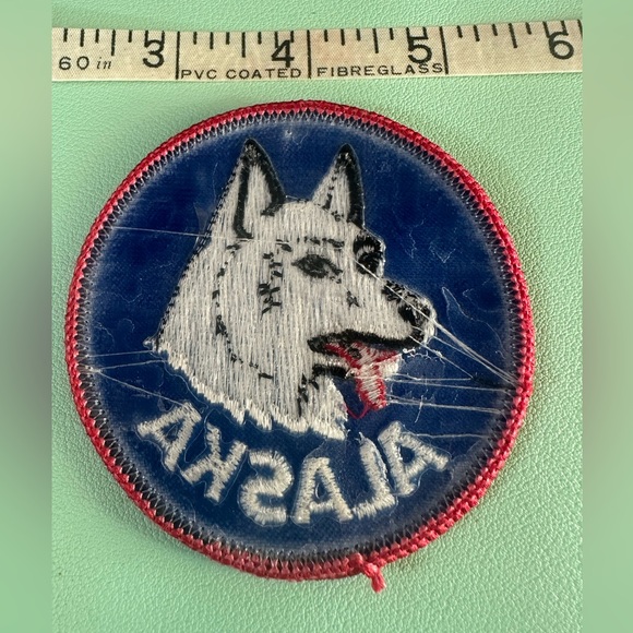 Alaska Husky Embroidered Patch - Picture 2 of 2